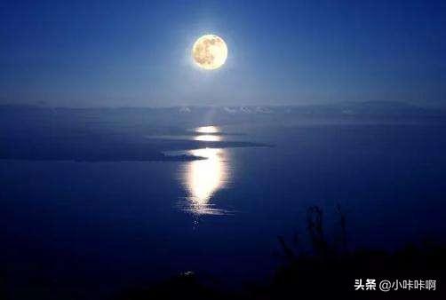 半江瑟瑟半江红 全诗解释（半江瑟瑟半江红全诗意思）