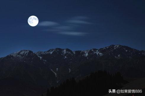 明月出天山的下一句是什么（明月出天山的下半句是）