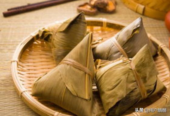 屈原的故事简短100字左右（屈原的故事,50字）